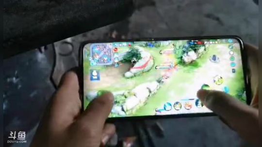 HHHISHHH发布了一个斗鱼视频2020-01-28