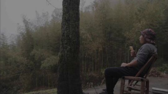 我在斗鱼看野食小哥直播美食