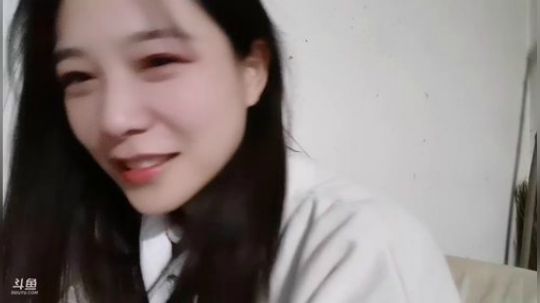 肖淑洁生命中的光和盐发布了一个斗鱼视频2020-02-01