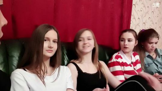 俄罗斯美女厨娘之果果。 2020-02-04 20点场