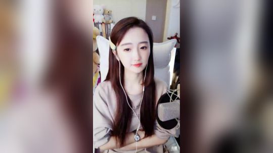 登月团丶离去发布了一个斗鱼视频2020-02-04