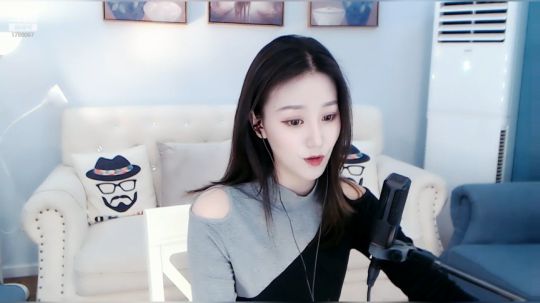 我只管努力，剩下的交给天意。。 2020-02-04 22点场