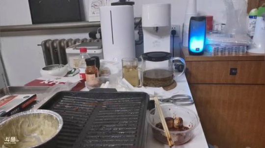 我在斗鱼看无尽无尽的无尽直播美食