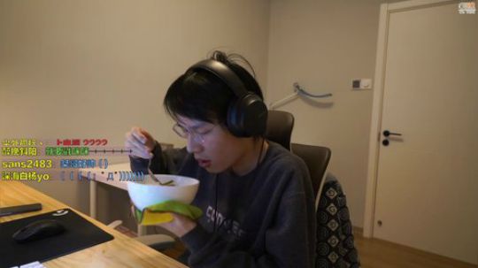 我在斗鱼看超级小桀直播马里奥制造