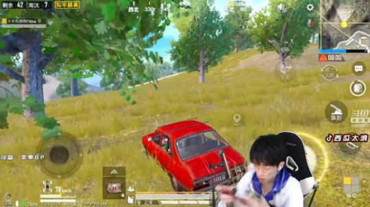 单人四排击杀整场三分之一的玩家，内含各种单人灭队。