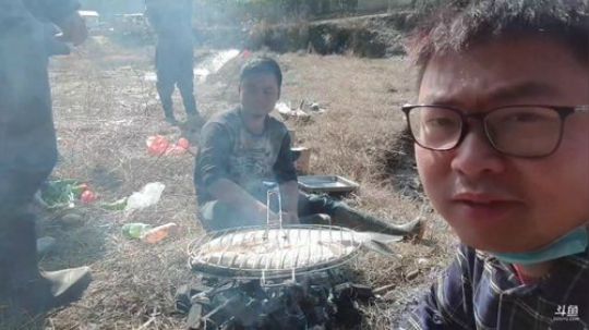 干二伯家鱼塘。 2020-02-12 13点场