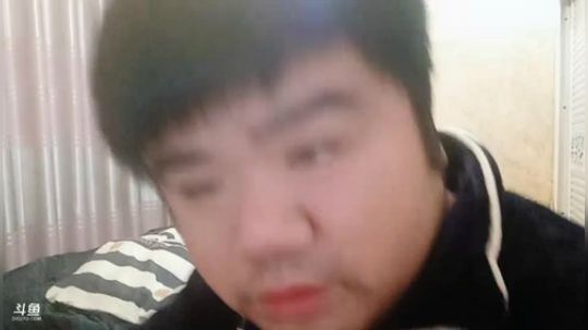 我在斗鱼看做个疯子直播户外