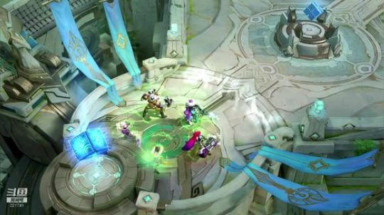 我在斗鱼看渝万五百狸子3岁直播王者荣耀