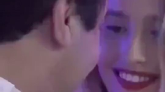 100美元