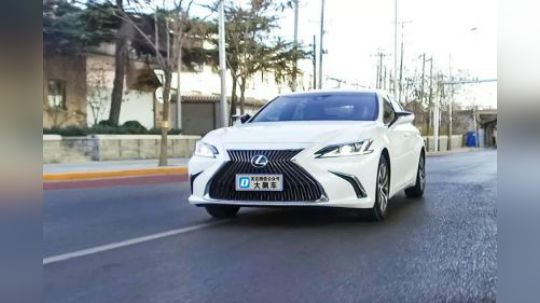 “干吼不走”，佛性驾驶员养成车