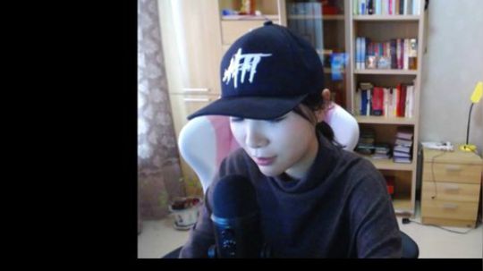 HHHISHHH发布了一个斗鱼视频2020-02-18