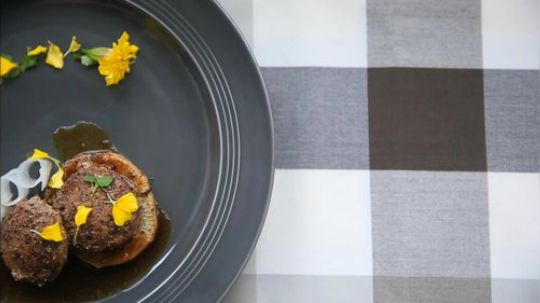 我在斗鱼看野食小哥直播美食