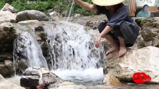 今晚先下会棋，晚点夜宵时间看看吃播嘿嘿 2020-02-20 01点场