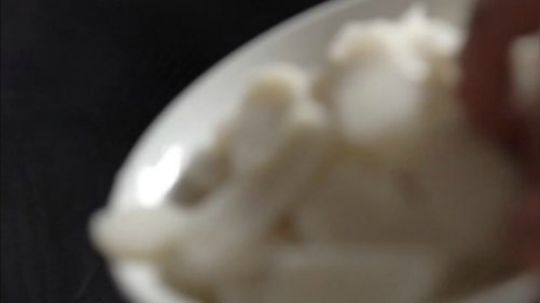 我在斗鱼看野食小哥直播美食