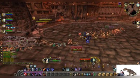 魔兽世界怀旧服：小伙一边黑翼一边斯坦索姆包地板，忙得不亦乐乎