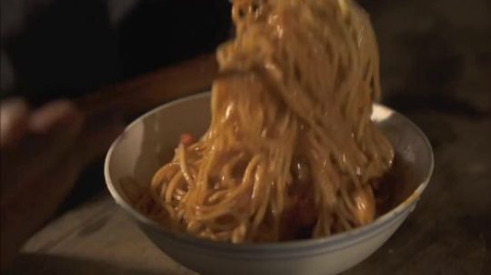 我在斗鱼看野食小哥直播美食