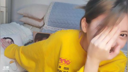 黑板君爱喝酸奶发布了一个斗鱼视频2020-02-28