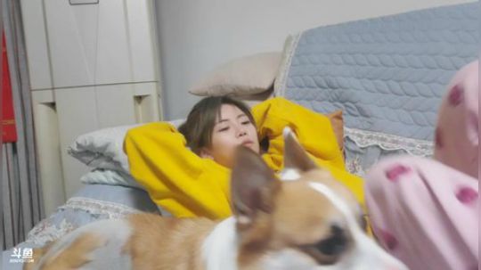 菜菜的瓜皮帽发布了一个斗鱼视频2020-02-28