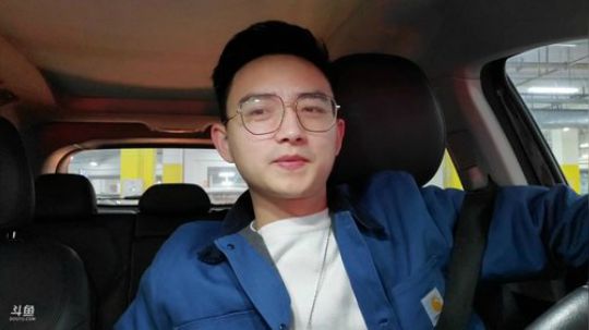 我的美女房客--菲比寻常 2020-03-01 19点场