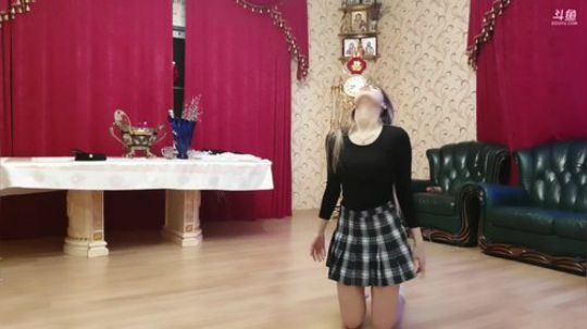 h给直播间美女买3.8节礼物。 2020-03-07 00点场