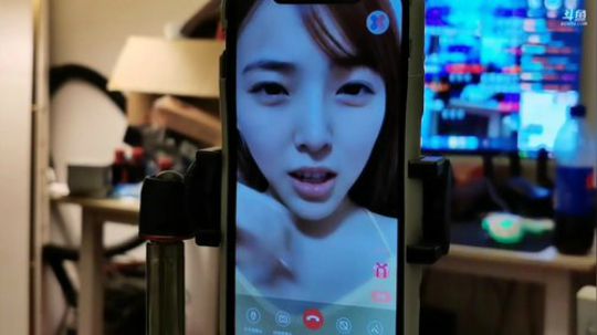 悉悉好美我爱了发布了一个斗鱼视频2020-03-08