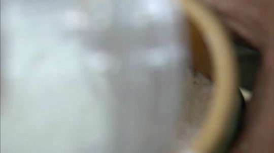 我在斗鱼看野食小哥直播美食