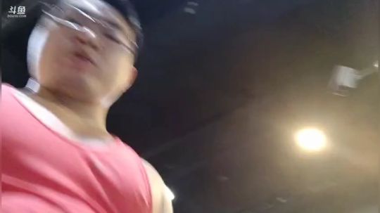 练一下肩膀。