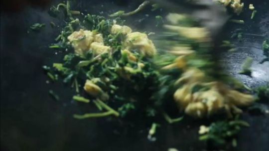 我在斗鱼看野食小哥直播美食