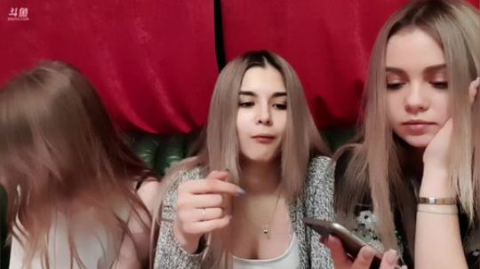 俄罗斯美女游戏互动环节。 2020-03-20 23点场