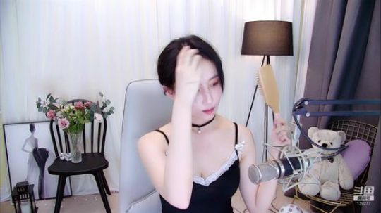 我本善良72发布了一个斗鱼视频2020-03-21