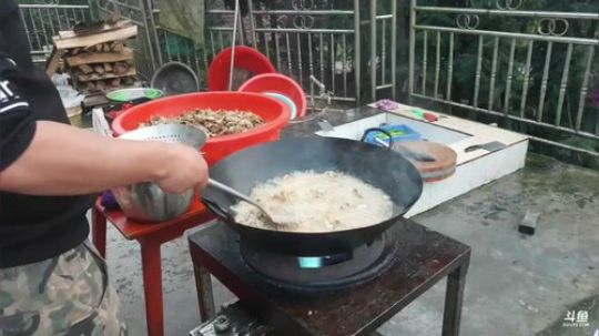 水库收地笼 468241 2020-03-25 18点场