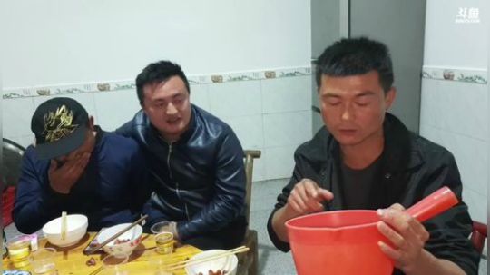 不花一分钱寻找一顿美食。 2020-03-27 20点场