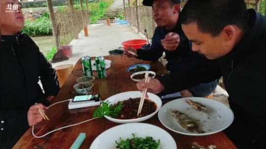 不花一分钱寻找一顿美食。 2020-03-27 16点场