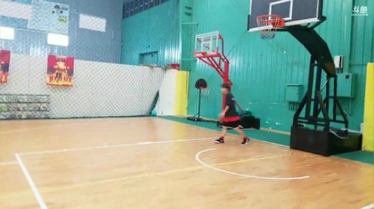 Smlia丶卡布奇诺发布了一个斗鱼视频2020-03-28