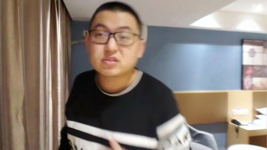 我在斗鱼看火力堂主直播户外
