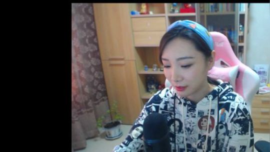我在斗鱼看女流66直播主机其他游戏