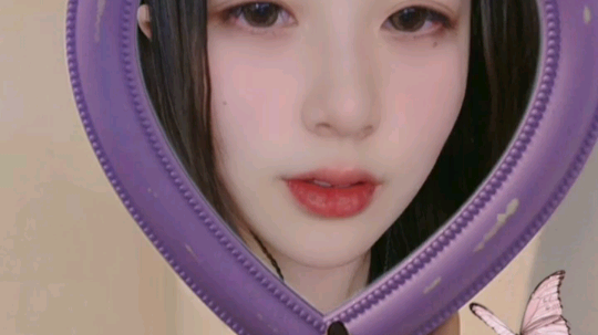今天给大家表演一个 仙女照镜子[鲨鱼打扰了]