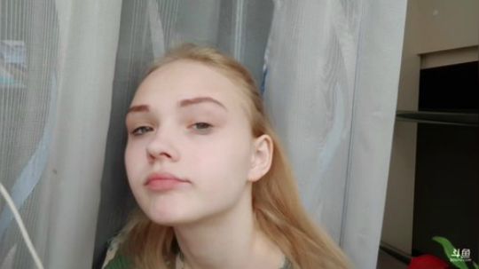 超级萌萌的小美女甜心。 2020-04-03 10点场
