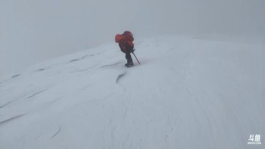 纪实直播28天登顶哈巴雪山 2020-04-07 08点场
