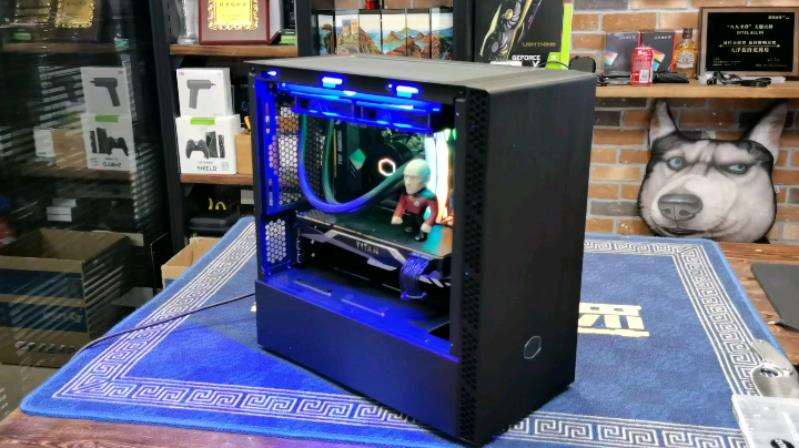 王哥的直播日常：开箱了一个MATX小机箱