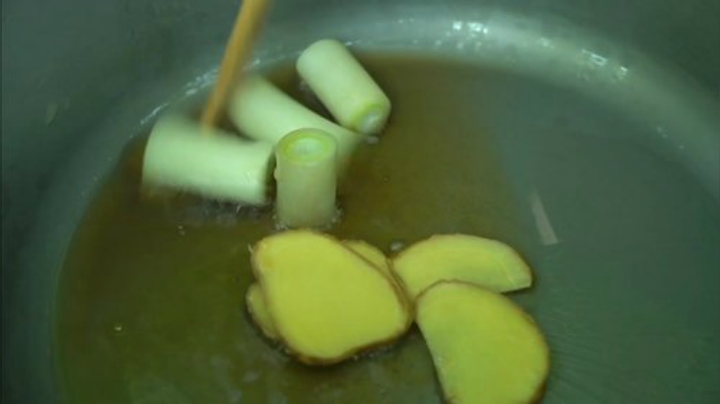 我在斗鱼看野食小哥直播美食