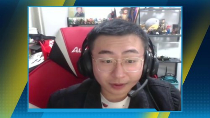 狂人表演拿到国服的表情