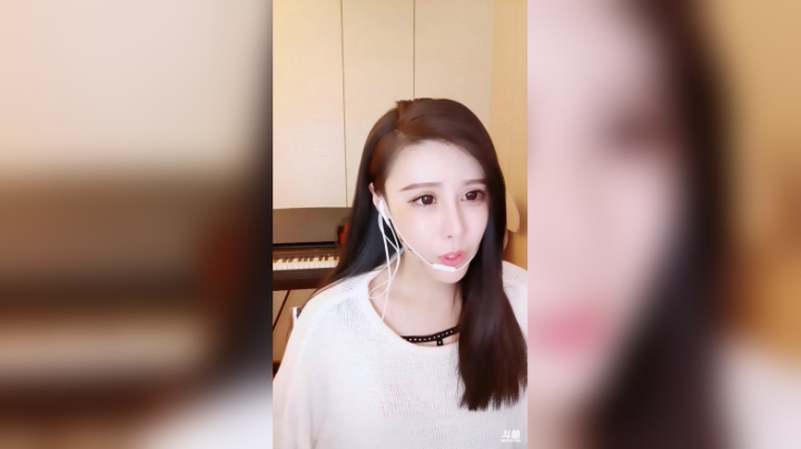 我在斗鱼看李雨潼直播颜值
