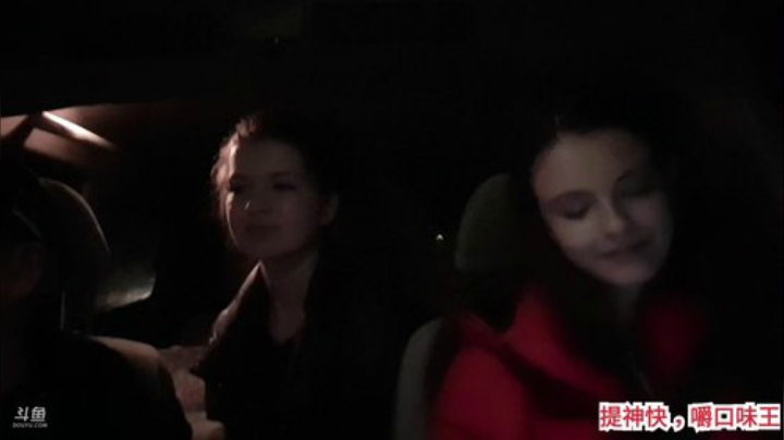 甜心美女做寿司。 2020-04-10 20点场