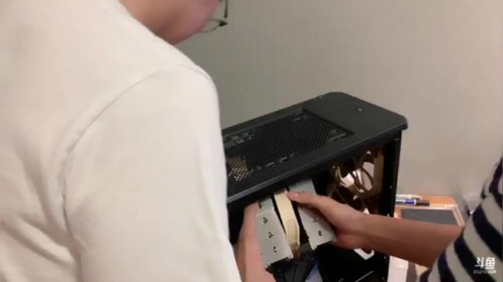 我在斗鱼看衣锦夜行直播炉石传说