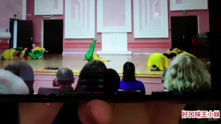 星星女王的歌声震惊四舍。 2020-04-12 21点场