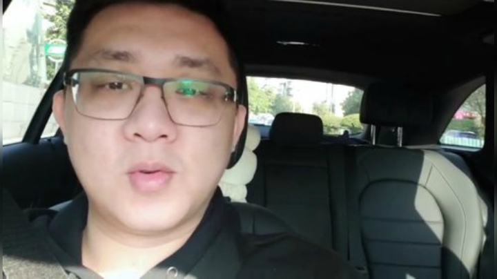 我在斗鱼看小鱼小鱼吃虾米直播户外