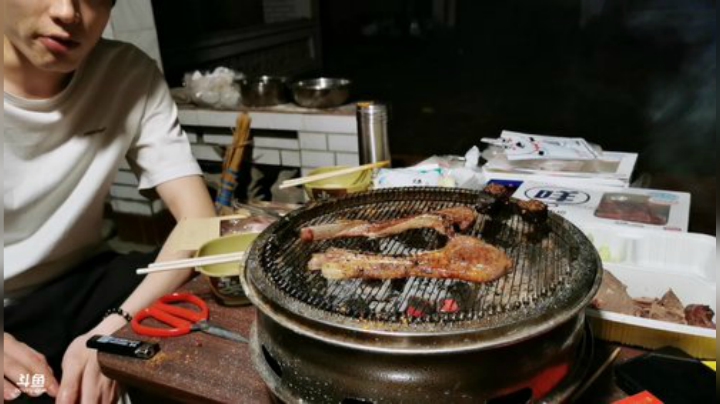 扬城执法官灬发布了一个斗鱼视频2020-04-19