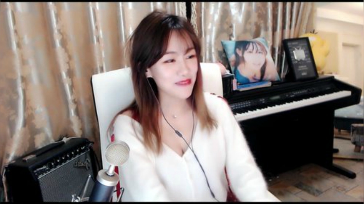 秋雨为裳发布了一个斗鱼视频2020-04-19