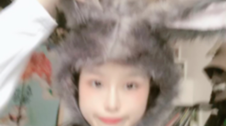 [鲨鱼娘憨憨]在挨打边缘疯狂反复横跳